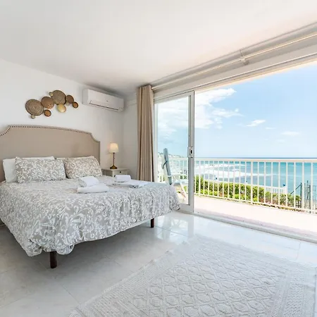 Villa Beachfront Mijas: 4-bedroom Retreat With Private Pool *